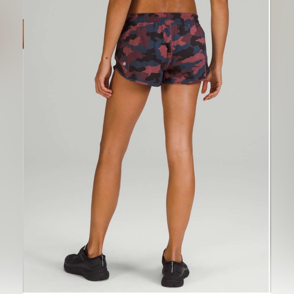 ⚠️🍋Women’s Lululemon Hotty Hot Low-Rise Short 2.5"⚠️READ⚠️ size 6 heritage camo🍋